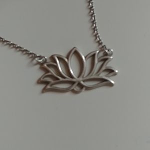 Magpie lotus pendant necklace
